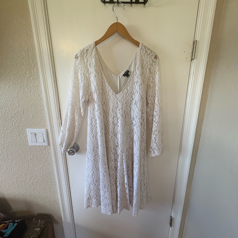 Elegant White Lace Dress